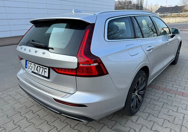 Volvo V60 cena 139999 przebieg: 120000, rok produkcji 2021 z Gdańsk małe 352